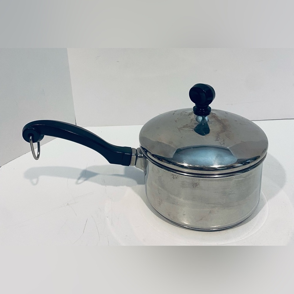 Faberware impact bonded 18/10 Stainless Steel 1 quart pot with lid